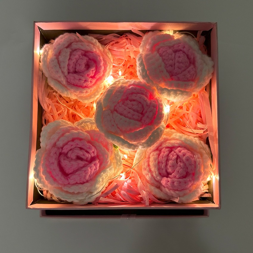 Crochet 5-Pink Gradient Rose Heads in Square GIFT Box | Middle Size