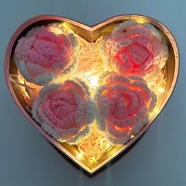 4 pink crochet roses in light up heart shape gift box