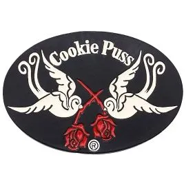 Cookie Puss Buckle - Pigeons carry Red roses